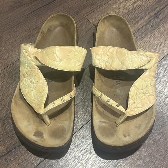 Birkenstock size 11 - Picture 2 of 6